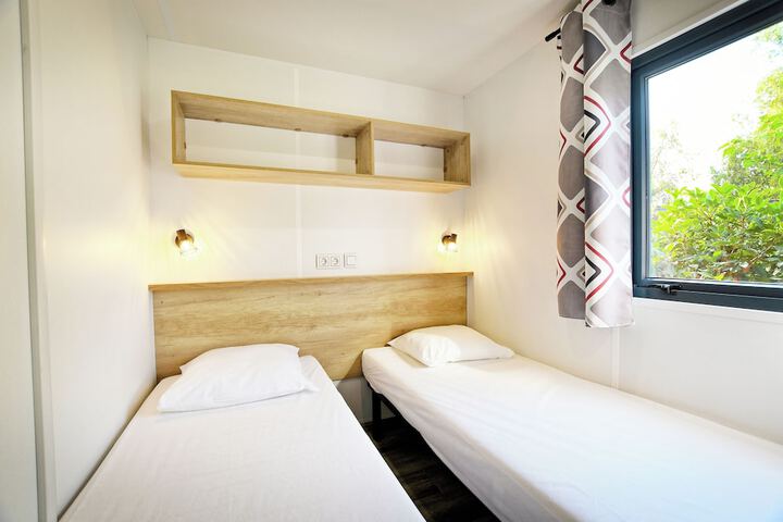 Room 18 of 104