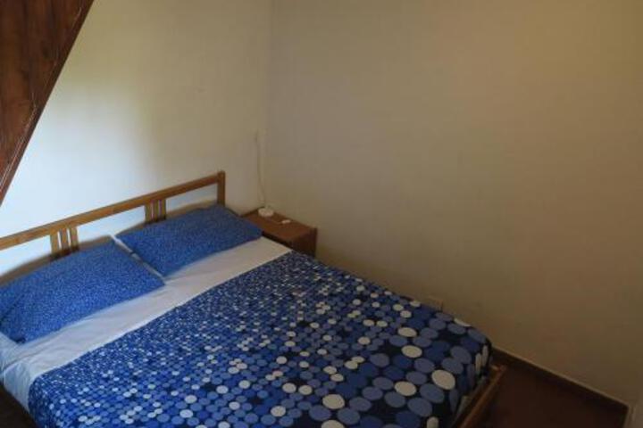Room 2 of 5