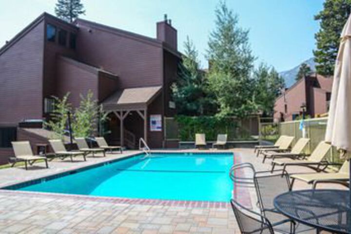 Pool 15 of 19