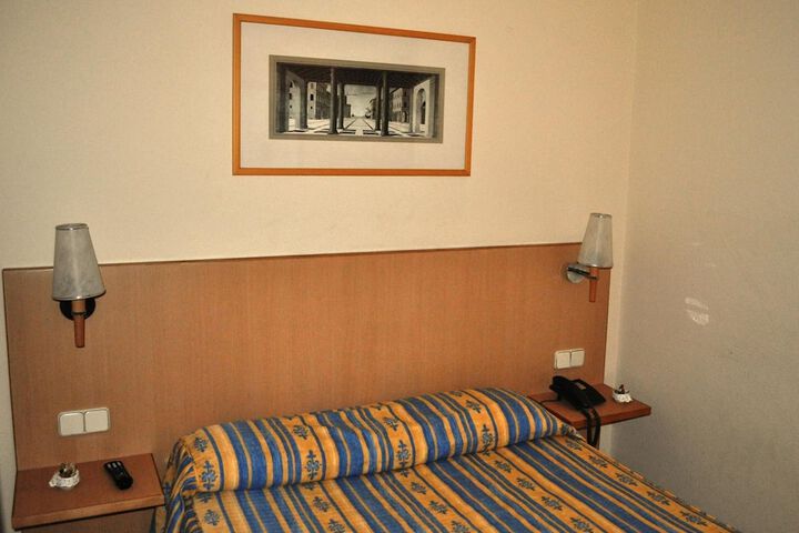 Room 23 of 69