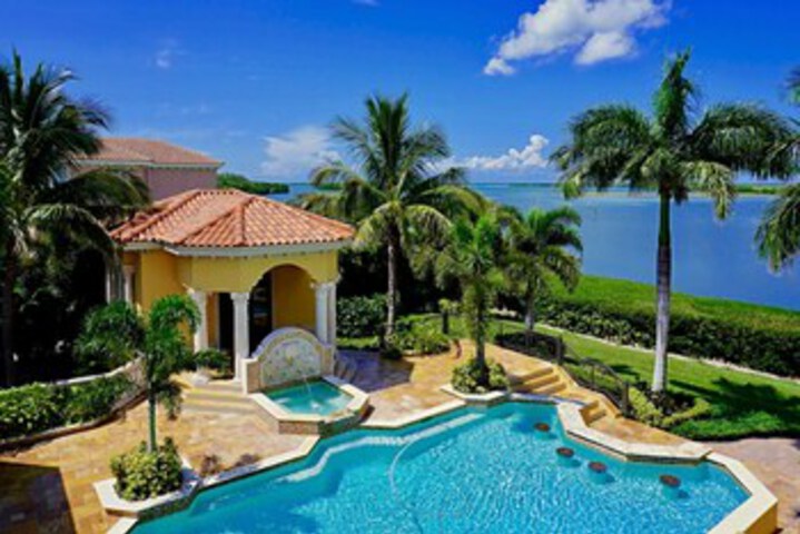 Tierra Verde St. Petersburg Waterfront Estate by Techtravel