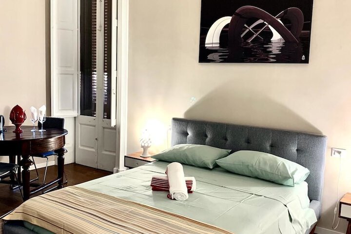 Room 3 of 8