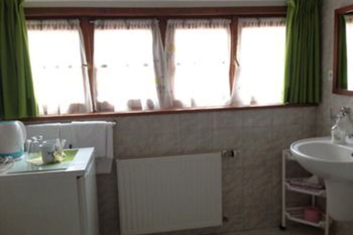 Room 4 of 37