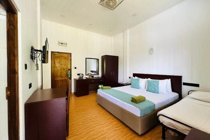 Room 12 of 51