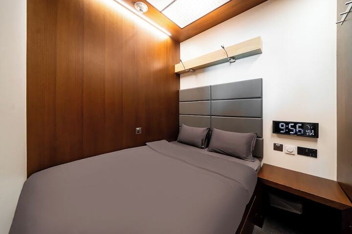 Room 11 of 23