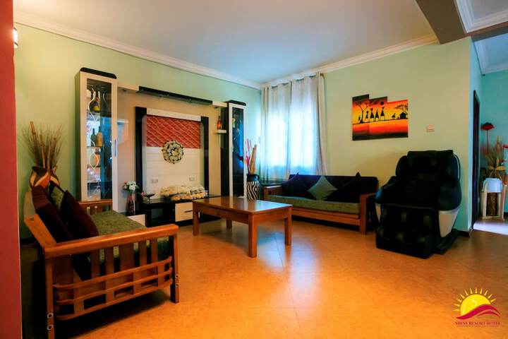 Room 33 of 86