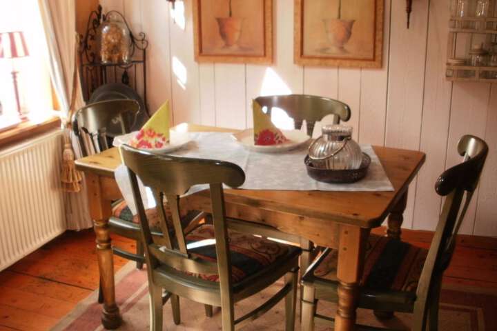 Room 8 of 27