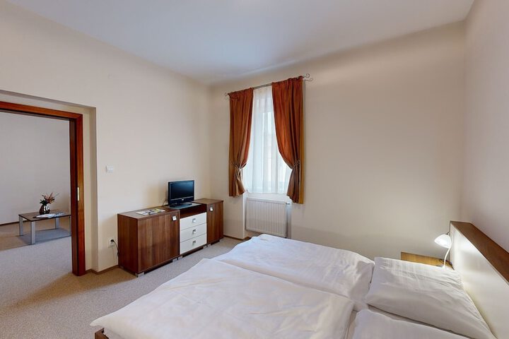 Room 13 of 35