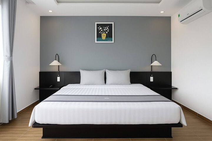 Room 8 of 34