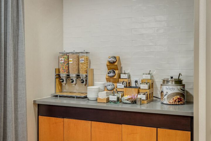 Breakfast/Coffee Service 60 of 68