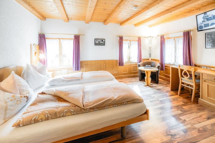 Room 3 of 14