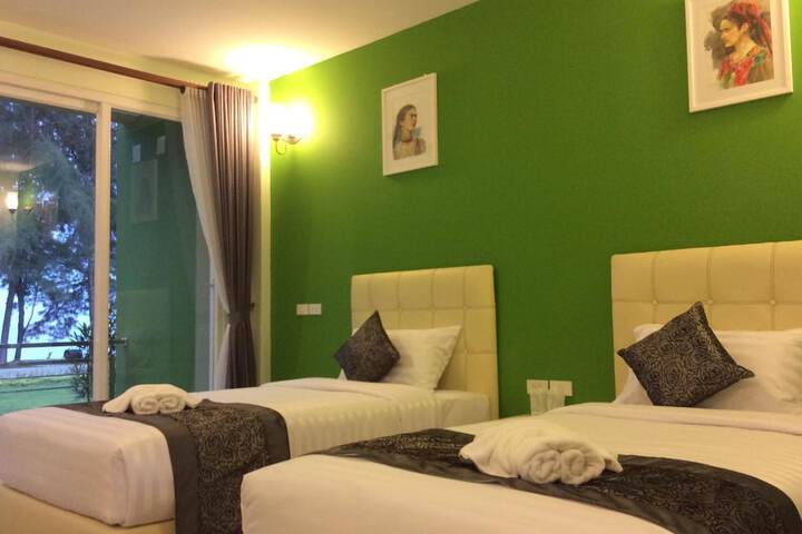 Room 27 of 72