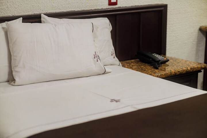 Room 26 of 76