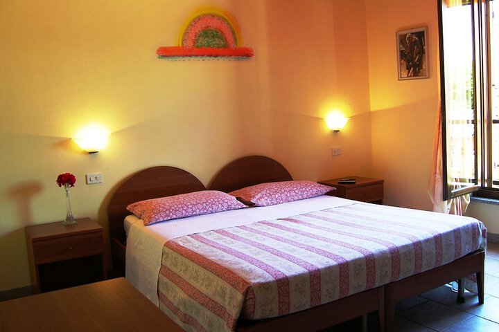 Room 4 of 65