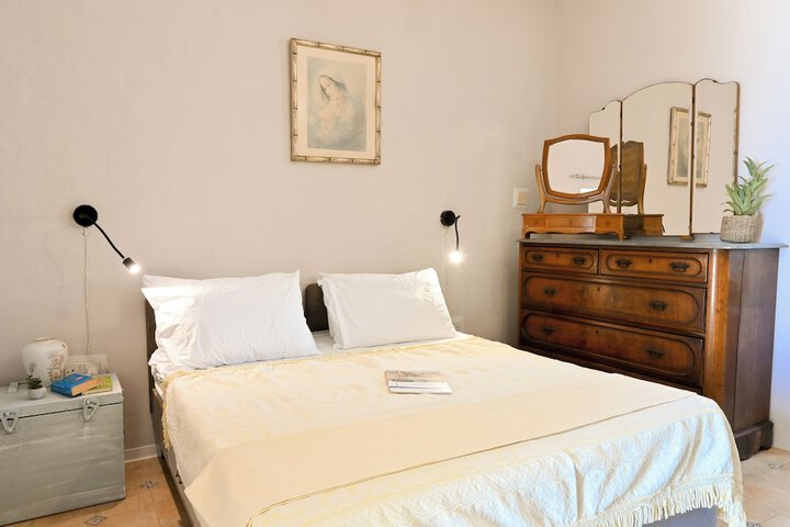 Room 4 of 40