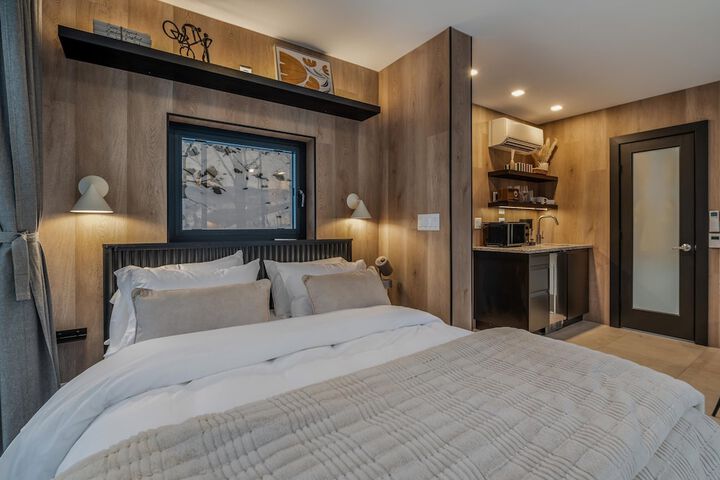 Room 5 of 30