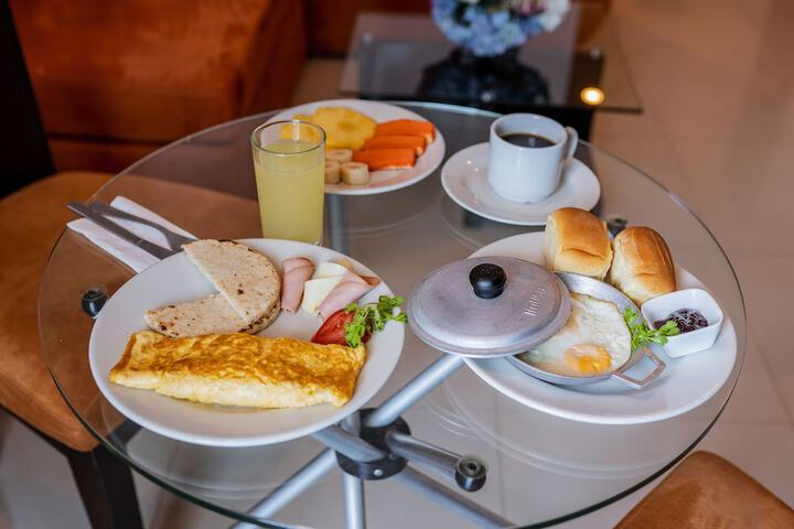 Breakfast/Coffee Service 32 of 32