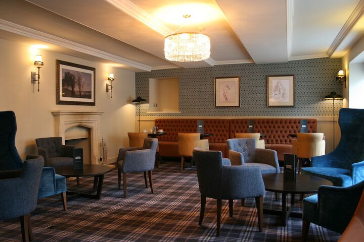 Lounge 55 of 68