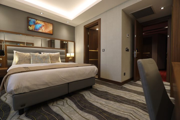 Room 2 of 50