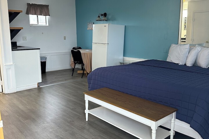 Room 4 of 22