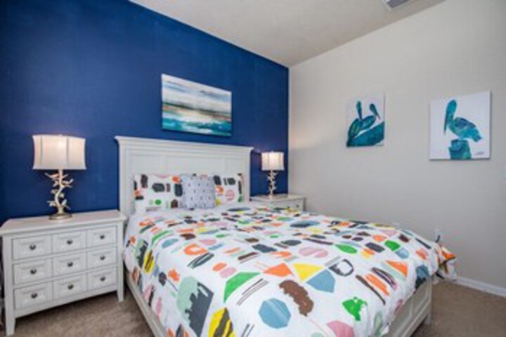 Room 12 of 28