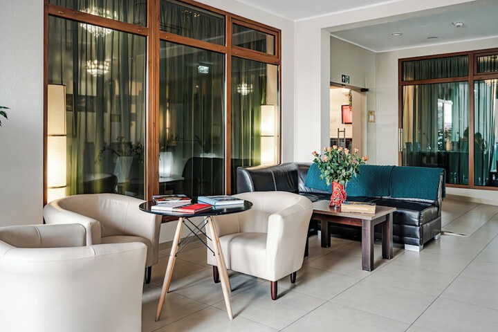 Guest Lobby