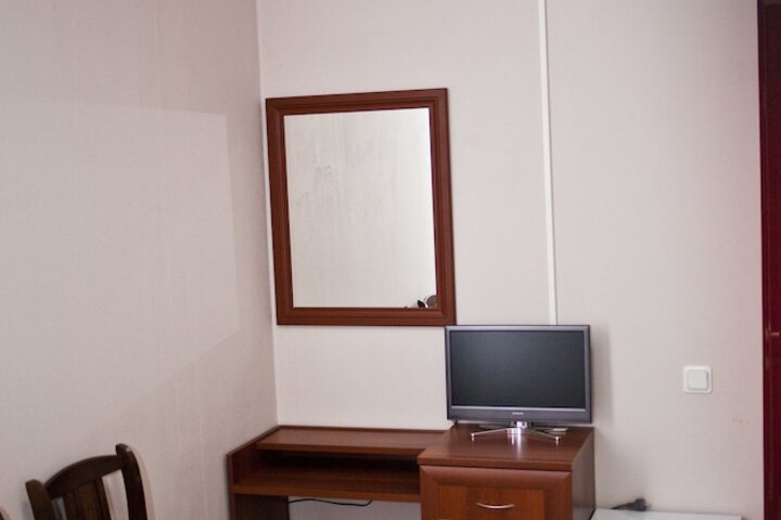 Room 5 of 10