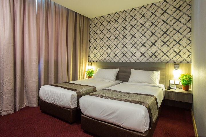 Room 15 of 36