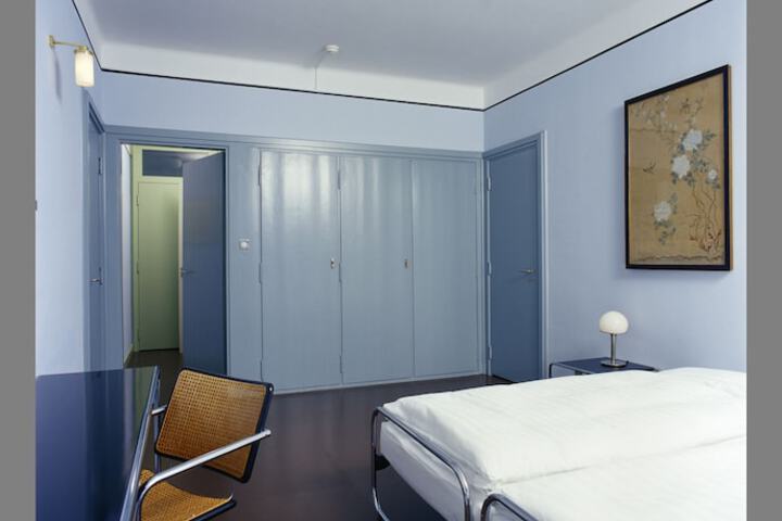Room 2 of 70