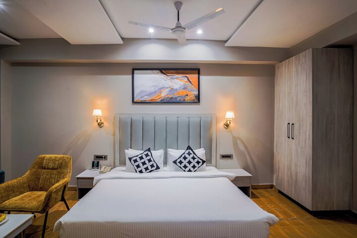Room 7 of 25