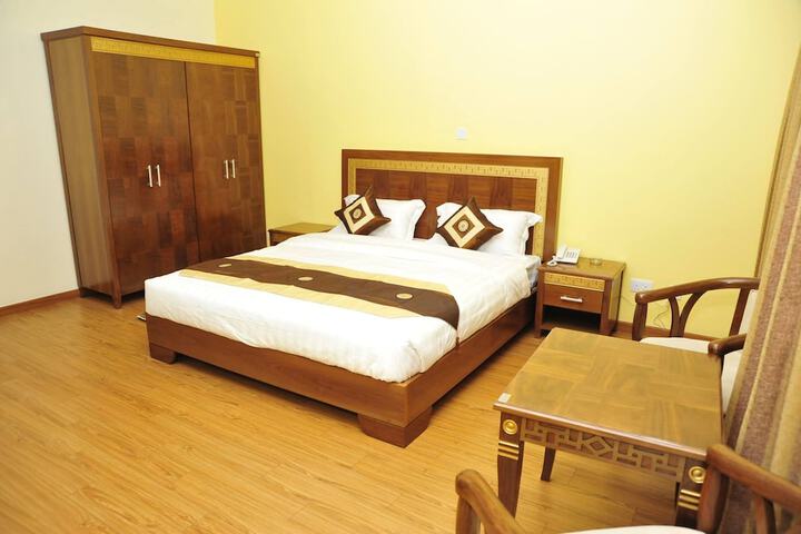 Room 15 of 27