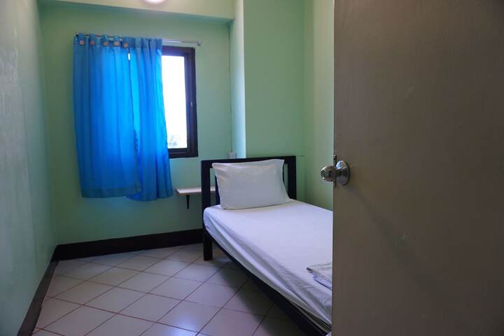 Room 9 of 49