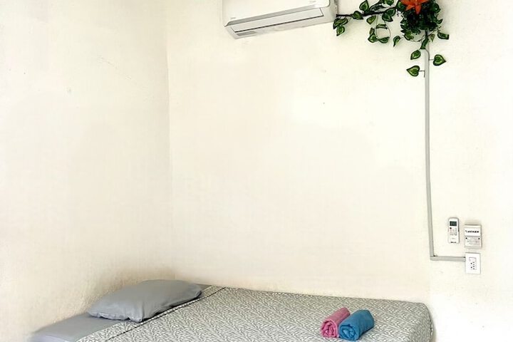 Room 3 of 32
