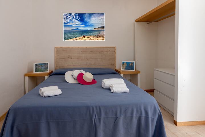 Room 6 of 140