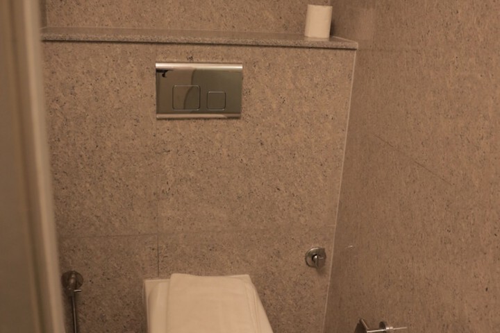 Room 48 of 80