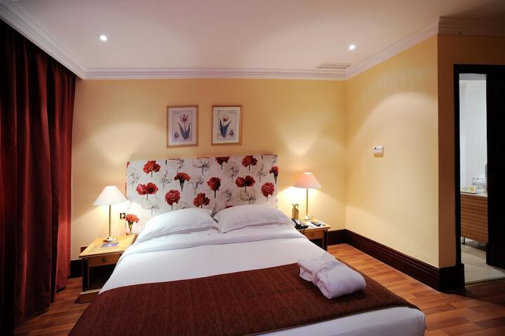 Room 5 of 61