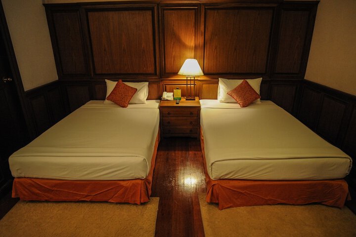 Room 7 of 51