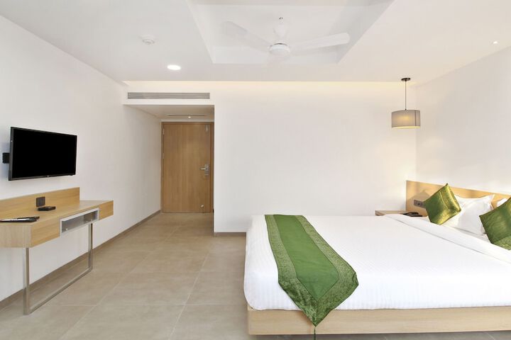 Room 13 of 21