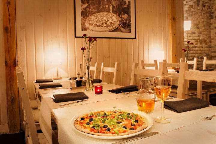 Dining 95 of 112