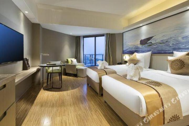 Orange Seasons International Hotel