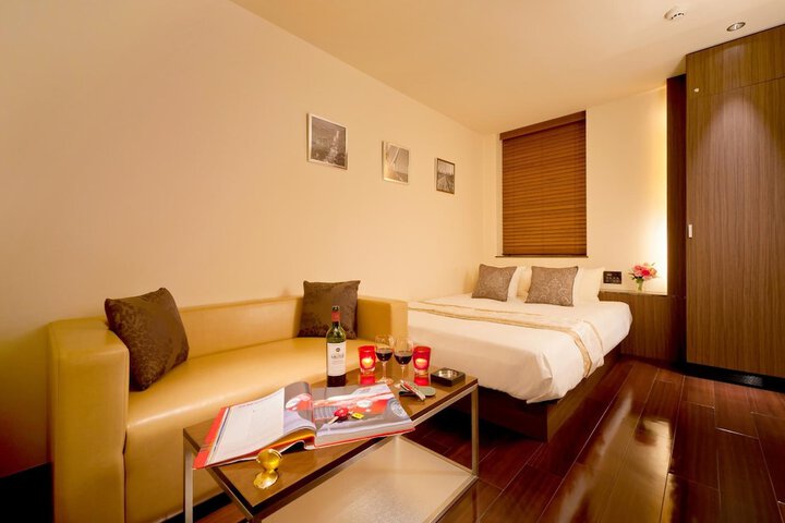 Room 15 of 22