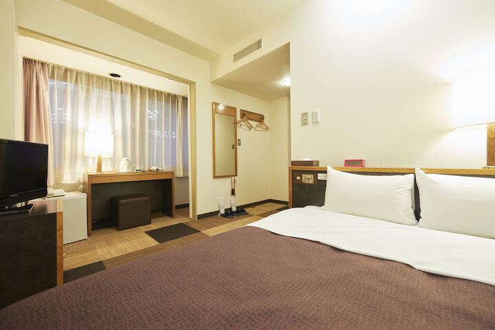 Room 10 of 31