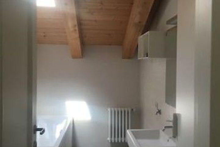 Room 2 of 9