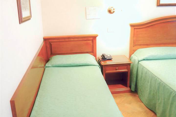 Room 37 of 201