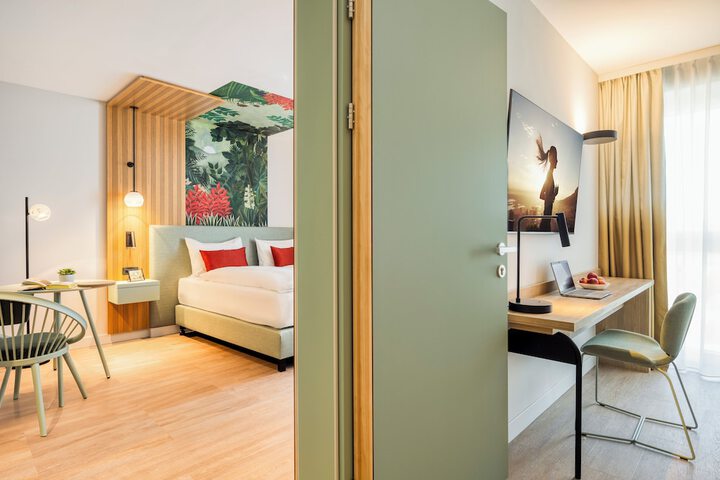 Room 12 of 53