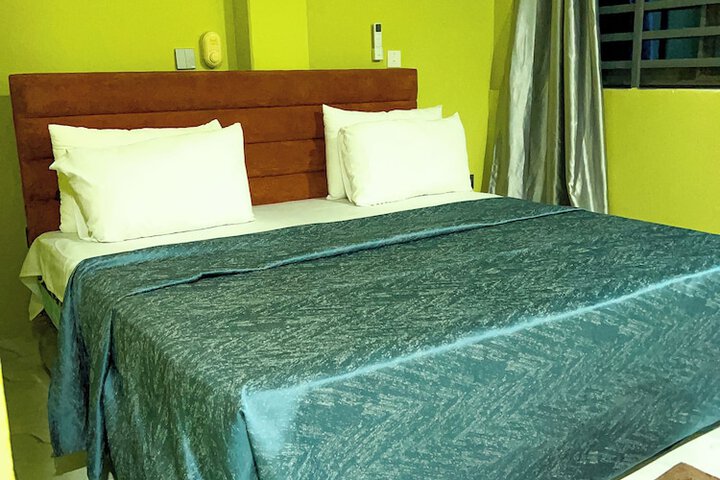 Room 3 of 7