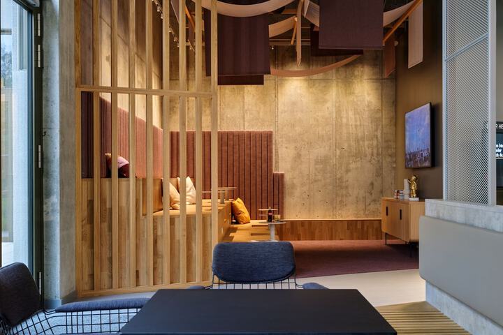 Hotel Interior 10 of 47