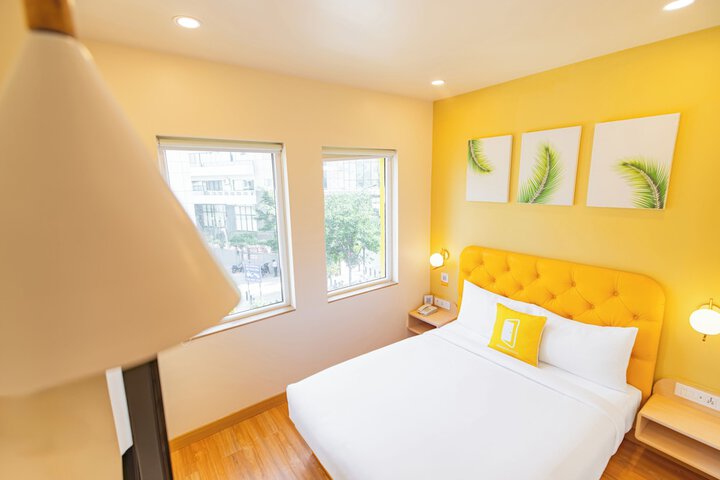 Room 4 of 27
