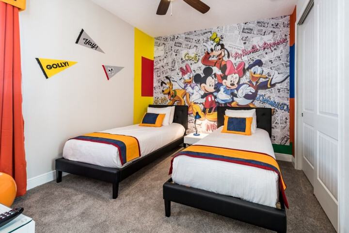 Room 4 of 40