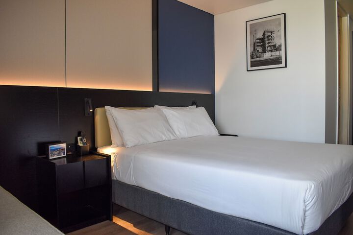 Room 18 of 34